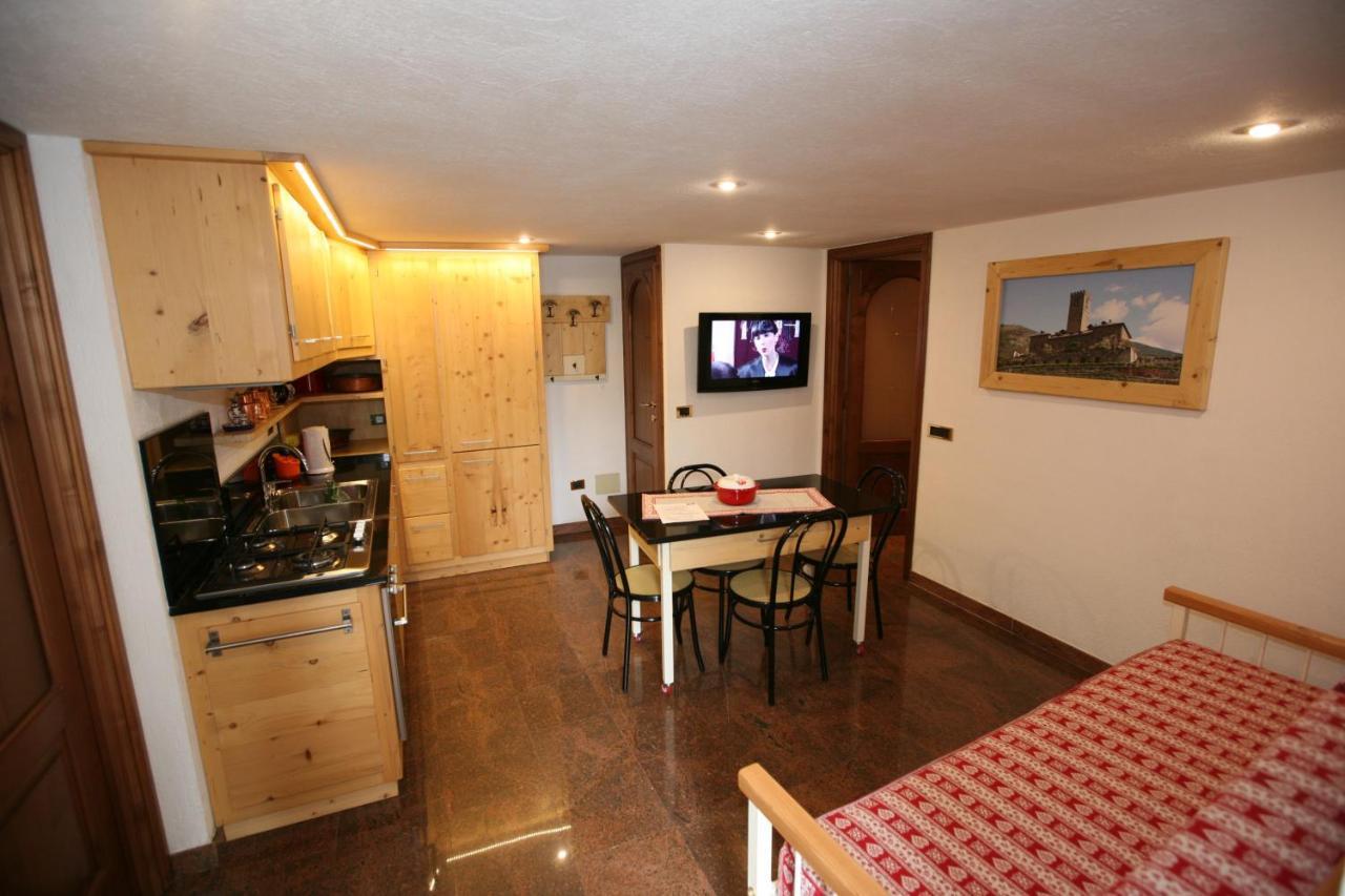 Suite Del Villaggio Sarre Exterior foto