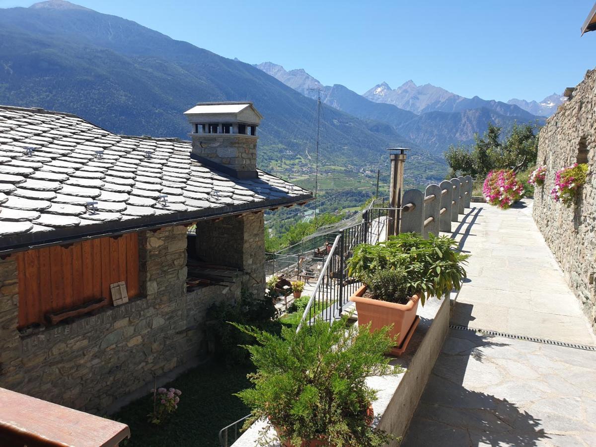 Suite Del Villaggio Sarre Exterior foto
